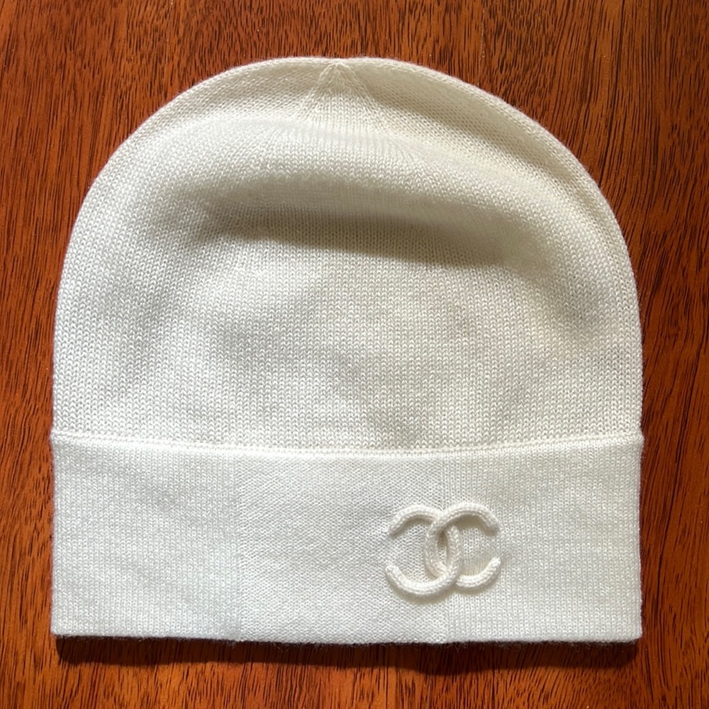 Chanel cashmere beanie